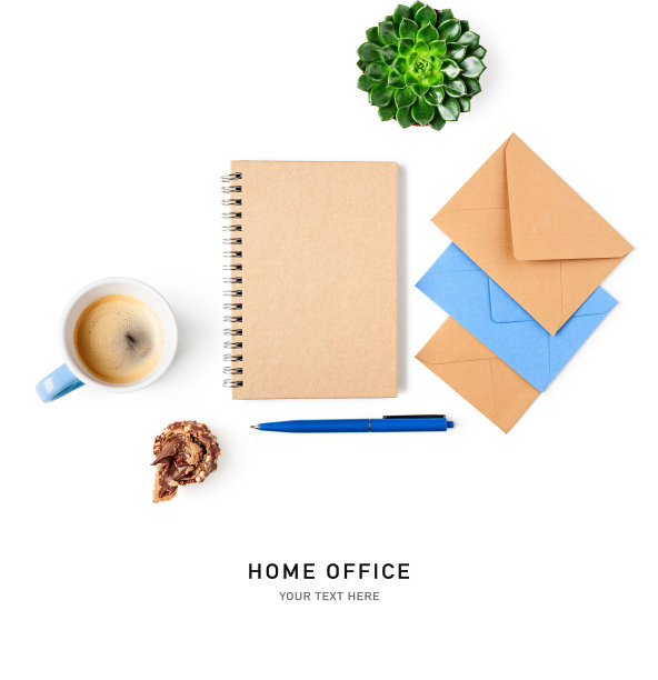 办公室办公桌孤立在白色背景上图片下载