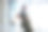 孕妇、女性或背部疼痛在办公室压力，倦怠和放松闭上眼睛在办公桌或桌子。人，怀孕或手在胃的风险，焦虑或疲劳在专业公司或工作图片下载
