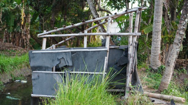 没有屋顶的小屋图片下载