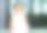 小女孩在玩吹口哨，模拟肺部的呼吸。医疗保健的概念。图片下载