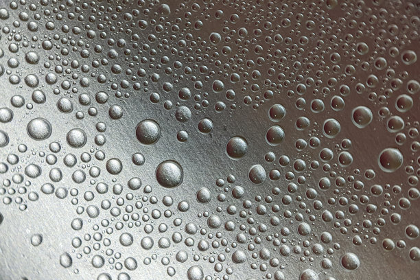灰色表面上的水滴，宏观库存照片
抽象，背景，黑色，气泡，清洁图片下载