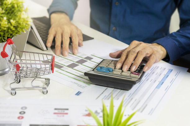 核算企业财务报表和会计核算，核对财务数字，核算财务成本图片下载