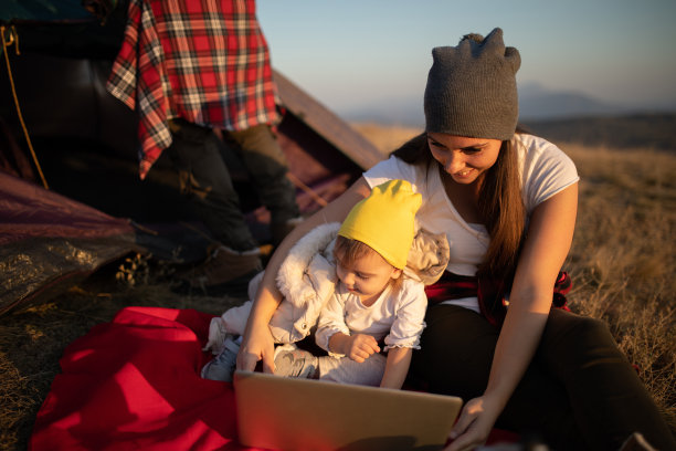 家庭露营照片图片下载
