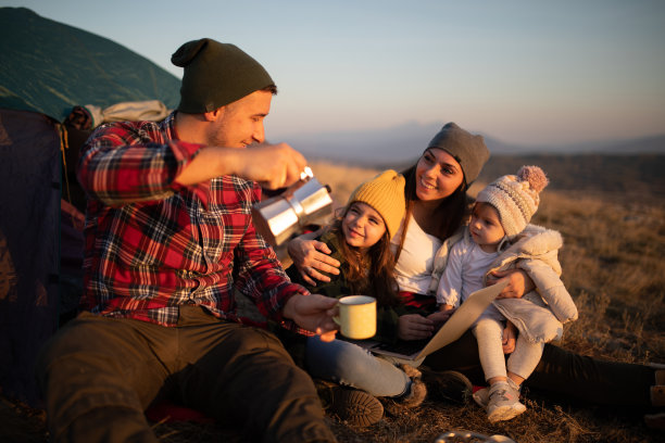 家庭露营照片图片下载