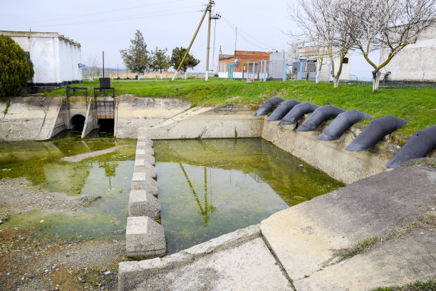 稻田灌溉系统抽水站。图片下载