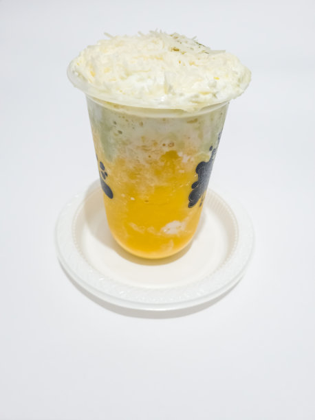 水果和牛奶混合制成的饮料图片下载