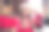 照片正面漂亮的小女士穿着红色印花套头衫记录圣诞节视频vlog v-sign在室内的家庭房间图片下载