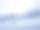 雪堆在山顶上。图片下载