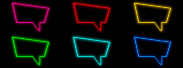 夜间广告演讲气泡标志霓虹灯框架黑色背景。三维渲染图片下载
