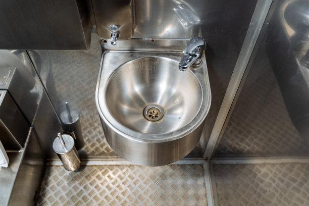 防破坏面盆、铁质龙头、金属水槽、户外卫生间、铁质房间、面盆。图片下载