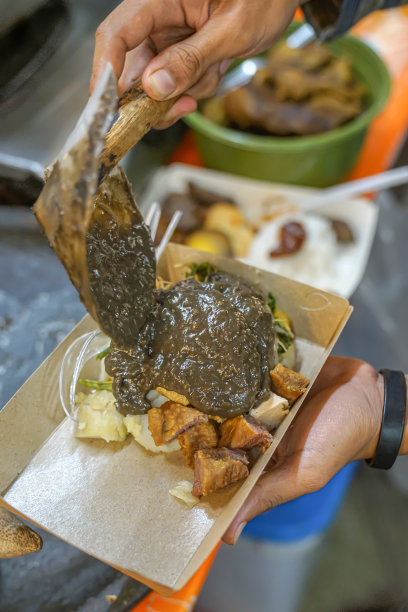 裹着花生酱的肉馅番茄酱图片下载