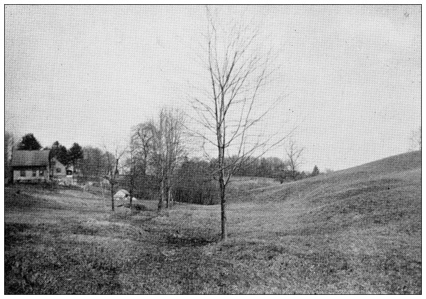 马萨诸塞州汉普顿县的古董照片:斯普林菲尔德，医院上方的草地图片下载