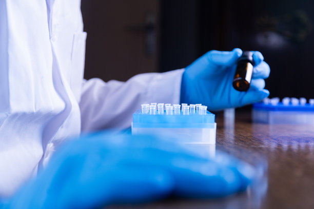 制药行业生产线。药品和药物的制造，药品。高质量的照片。图片下载