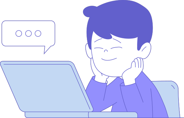 一年级男孩坐在课桌前图片下载