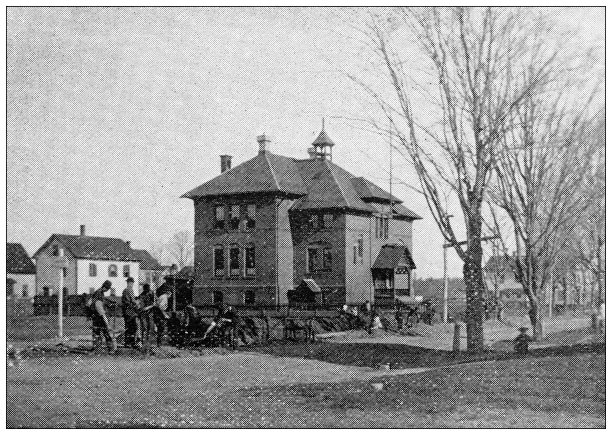 汉普顿县，马萨诸塞州的古董图像:学校大楼，布莱特伍德图片下载