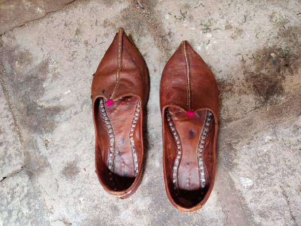 传统印度皮革鞋履图片下载