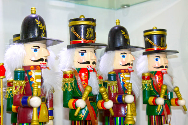 卡通人物造型娃娃图片下载