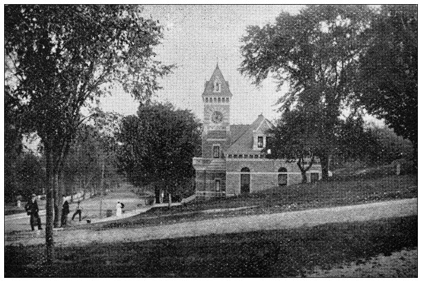 汉普顿县，马萨诸塞州的古董图像:纪念图书馆图片下载