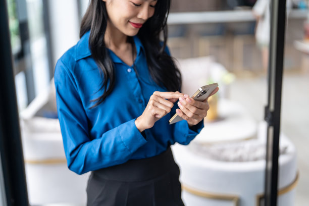 时间查看新闻，社交媒体，手机技术，电子商务。图片下载