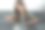 亚洲女性因工作辛苦而腰痛。图片下载