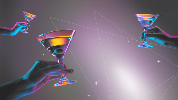 在抽象的空间背景上，人的手拿着马提尼酒。夜总会，派对，庆典。创意丰富的设计。图片下载
