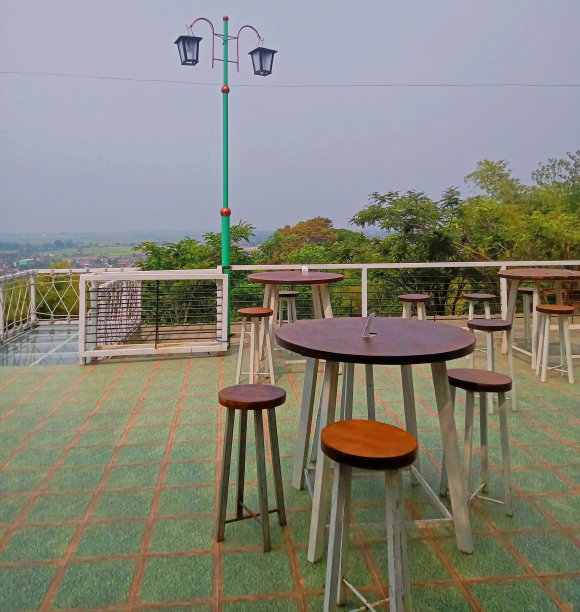 餐厅桌椅照片的背景图片下载