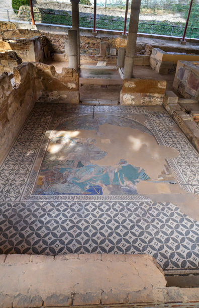 带有自然人格化的宇宙绘画的宇宙论或宇宙起源马赛克遗迹图片下载