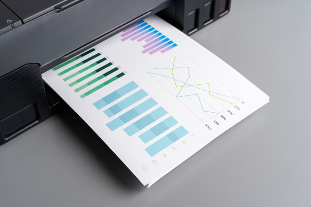 办公室里现代打印机的近景图片下载