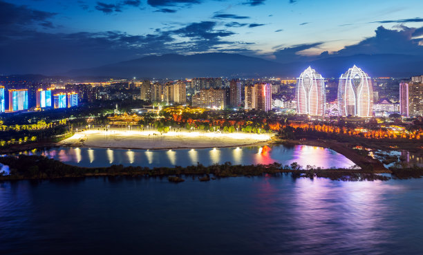 西双版纳的异域建筑图片下载