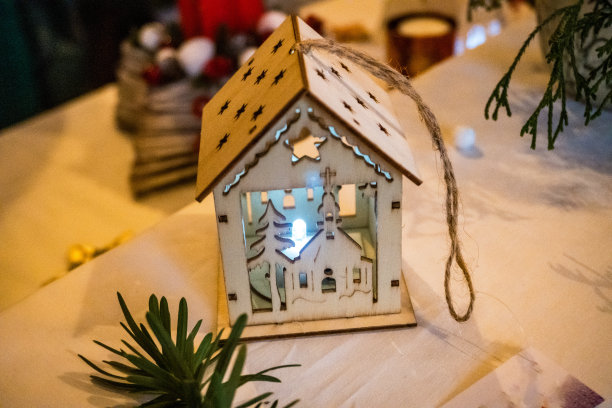 装饰圣诞树玩具微距照片闪闪发光的背景图片下载