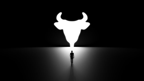 一个人走进一个牛形洞的3D剪影在墙上图片下载