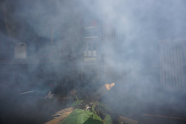 烟的背景图片下载