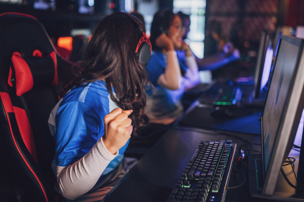 职业电竞团队庆祝胜利图片下载