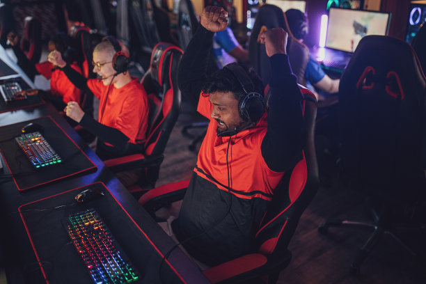 职业电竞团队庆祝胜利图片下载