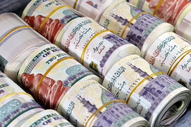 成堆的埃及镑纸币，货币兑换、通货膨胀和投资概念图片下载