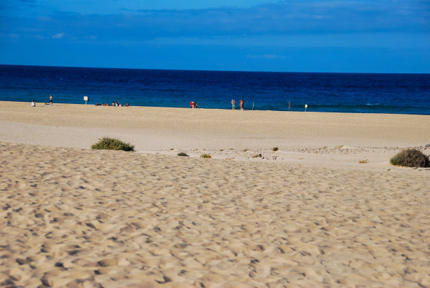 沙滩和大海，数码照片的图片作为背景图片下载