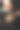 女咖啡师在将牛奶从金属罐中倒入咖啡杯中时绘制心脏轮廓的裁剪镜头图片下载