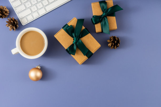 节礼日概念，网上购物带有节日装饰。图片下载