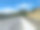 山上的路，蓝天白云的背景。图片下载