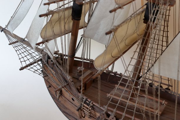 中世纪木制帆船模型的细节图片下载