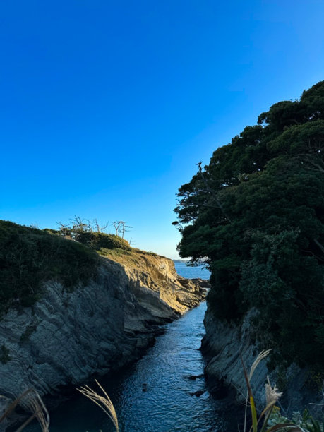 自然风光的图片-海，山，天空，蓝天，云，河流，森林，树木，波浪图片下载