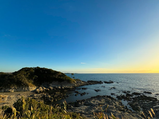 自然风光的图片-海，山，天空，蓝天，云，河流，森林，树木，波浪图片下载