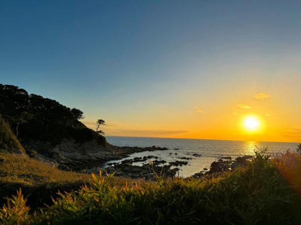 自然风光的图片-海，山，天空，蓝天，云，河流，森林，树木，波浪图片下载