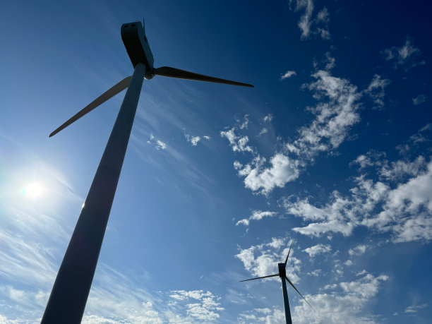 自然风光的图片-海，山，天空，蓝天，云，河流，森林，树木，波浪图片下载