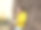 大自然中的女孩在笔记本电脑前工作图片下载
