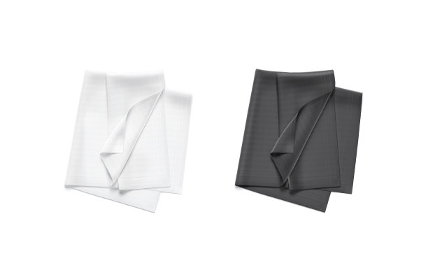 空白黑白折叠斜纹真丝围巾模型，孤立图片下载