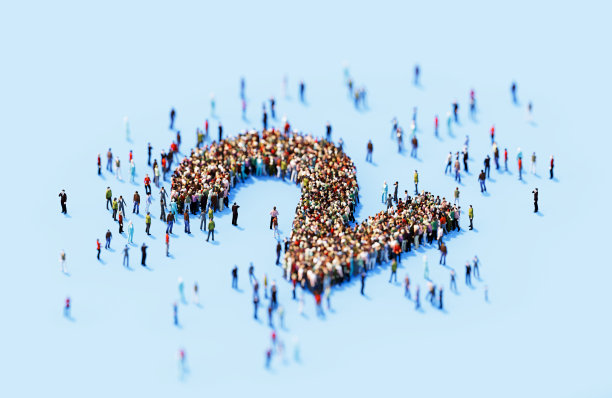 人类在蓝色背景上形成2号图片下载