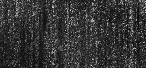 耕地鸟瞰图。种植前一排排土壤的全景照片。犁地上的犁沟为春天种庄稼作准备。为农业准备的土地图片下载