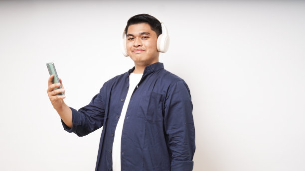 通过耳机无线收听音乐图片下载