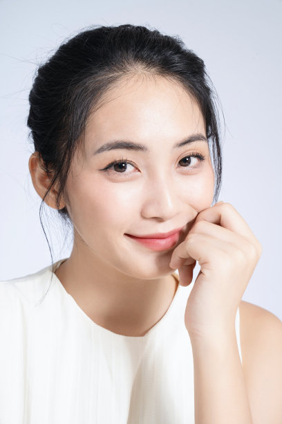 年轻亚洲女孩的美丽形象图片下载